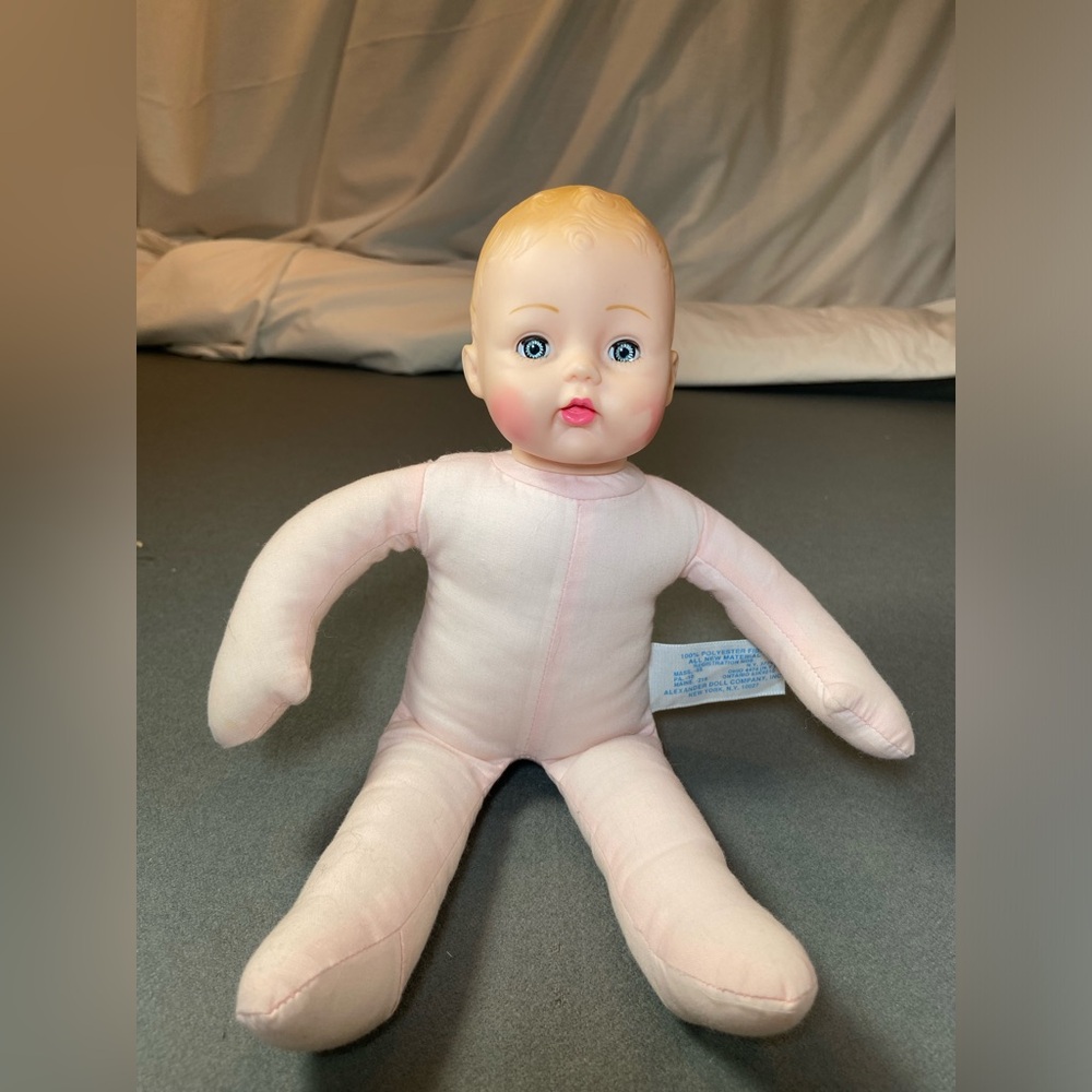 Madame Alexander Soft Doll Huggums with‎ squeaker